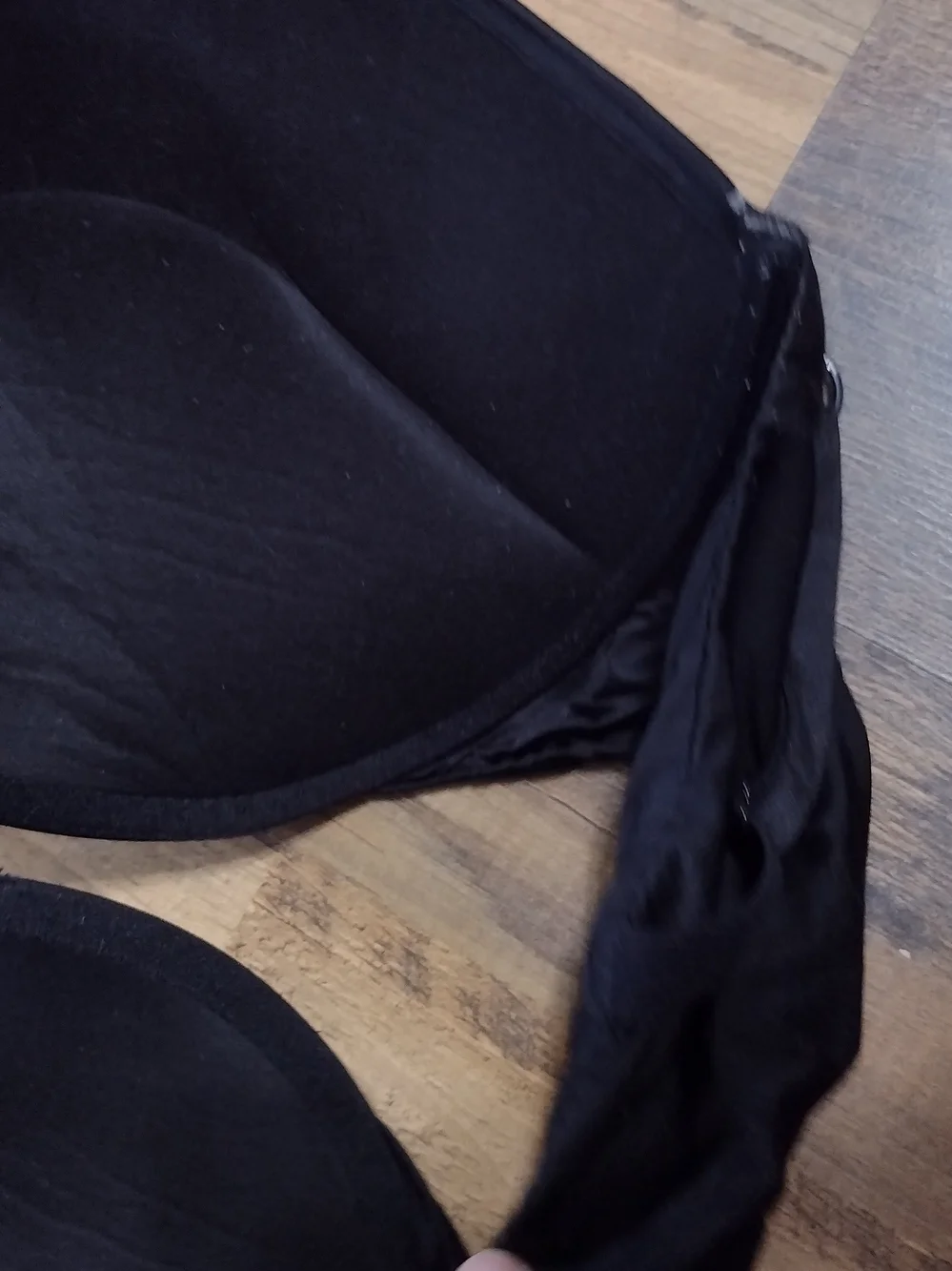 Victoria's Secret Black Bombshell Plunge Bra Size 38dd